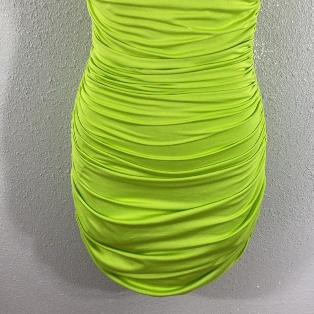 NWT Superdown Sierra Ruched Mini Dress in Neon Green XS ZZ8 - Picture 4 of 11